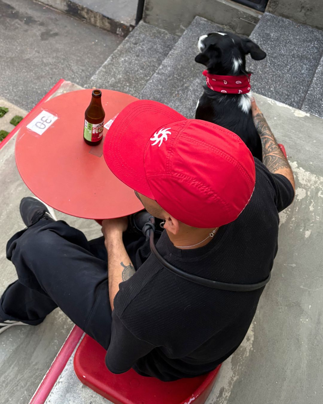 Gorra 5 Paneles — Rojo Fuego